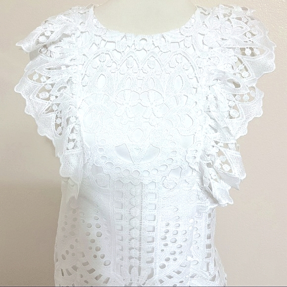 Express Eyelet RuffleTop White M - Picture 2 of 6